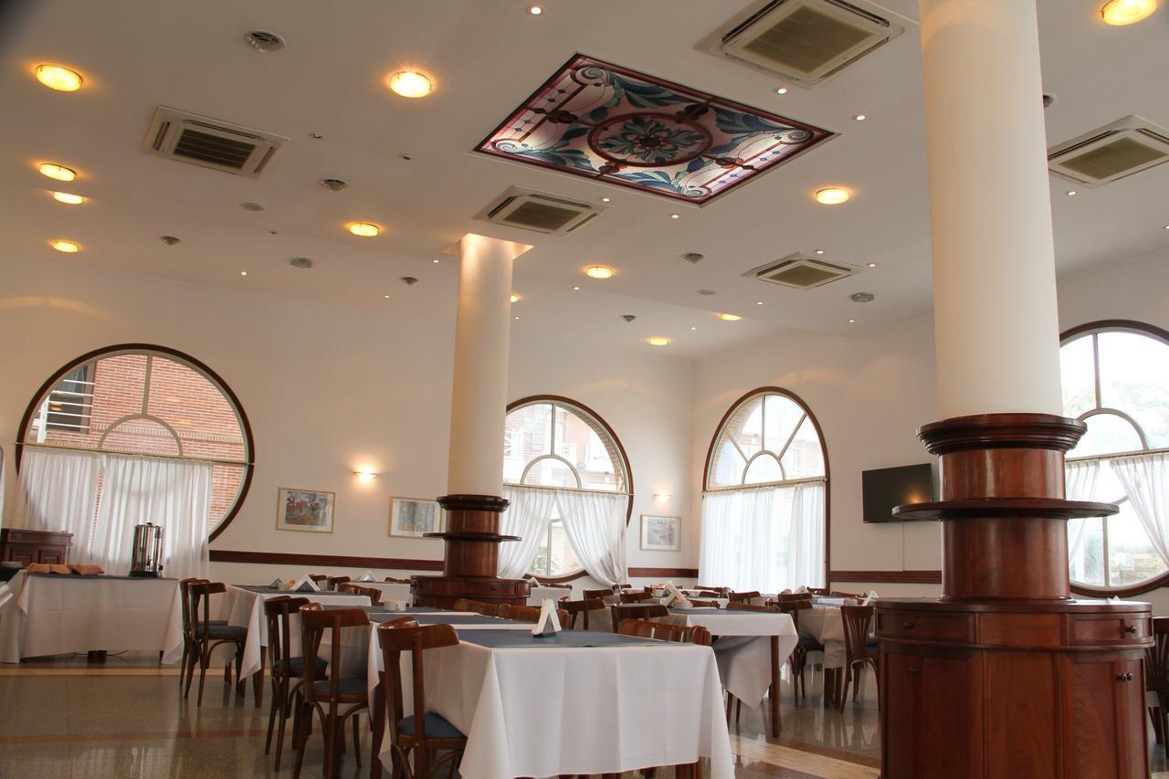 פינהמאר Hotel Reviens מראה חיצוני תמונה