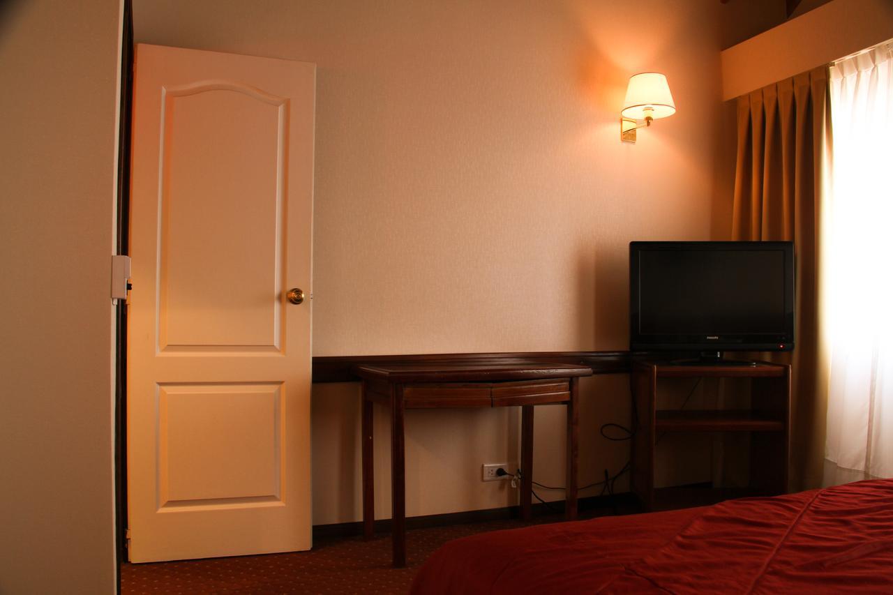 פינהמאר Hotel Reviens חדר תמונה