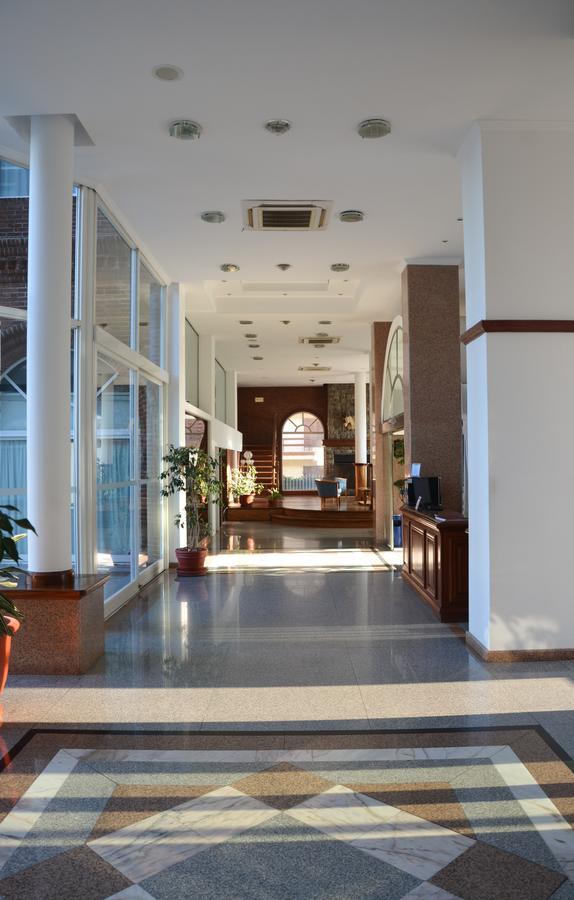 פינהמאר Hotel Reviens מראה חיצוני תמונה