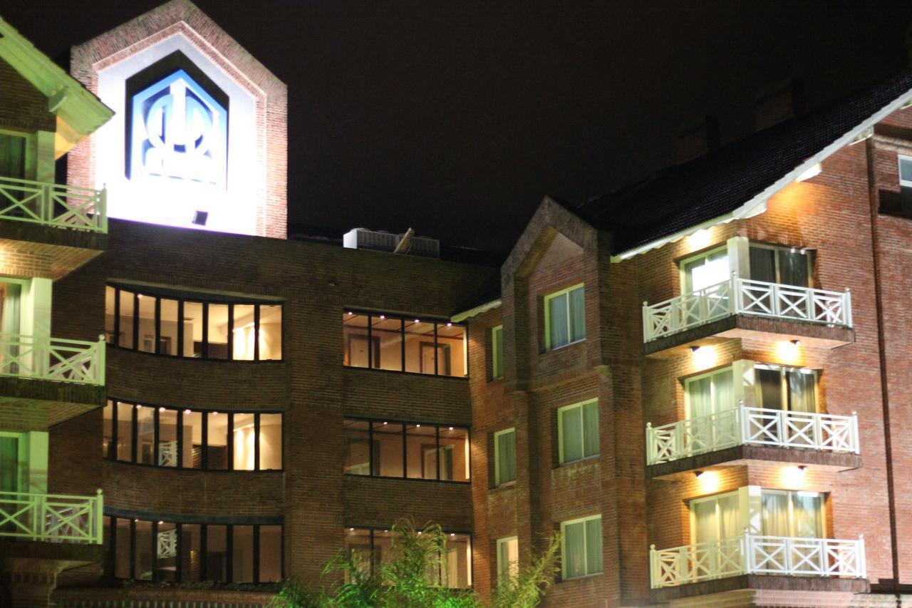 פינהמאר Hotel Reviens מראה חיצוני תמונה