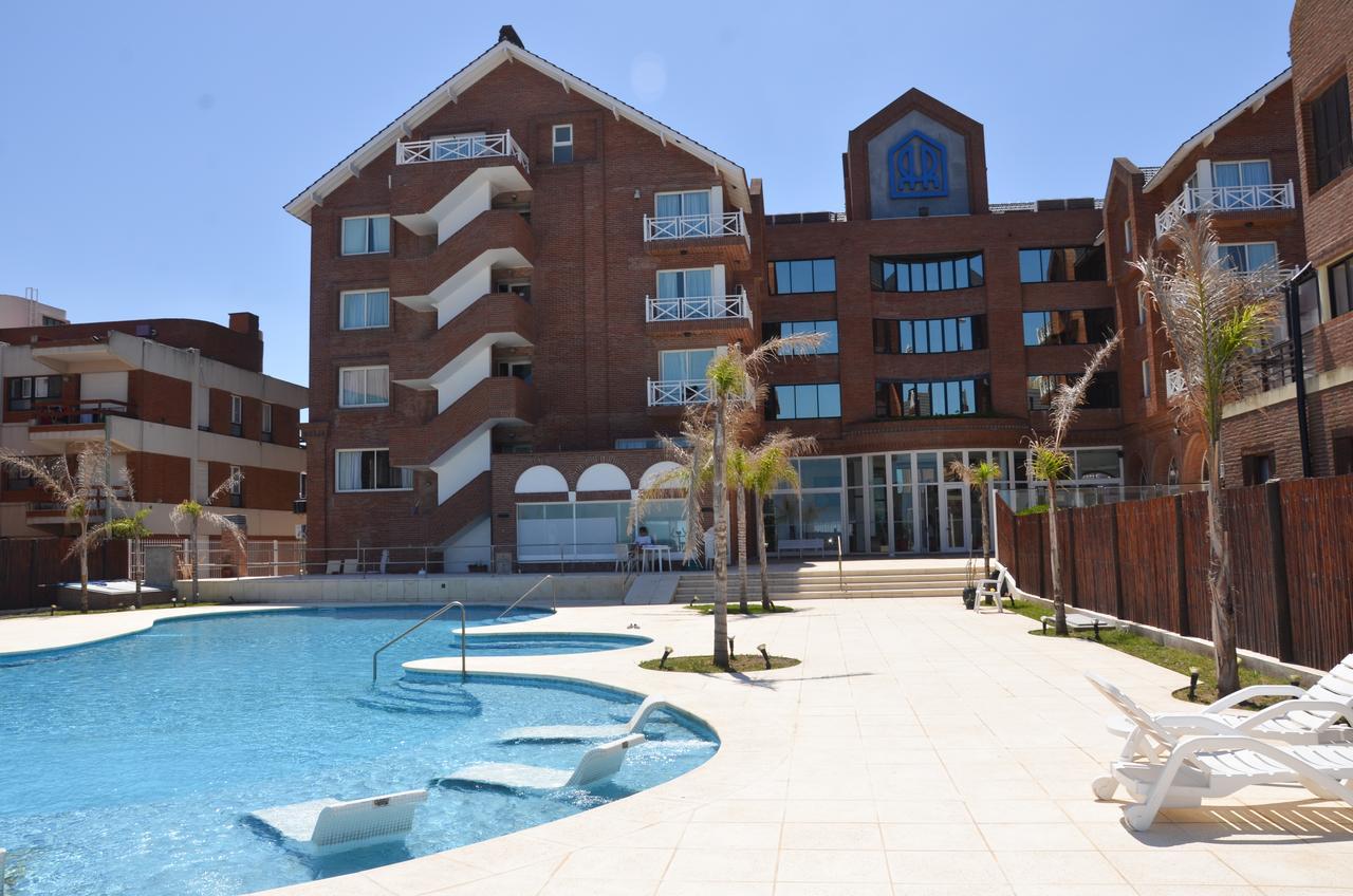 פינהמאר Hotel Reviens מראה חיצוני תמונה