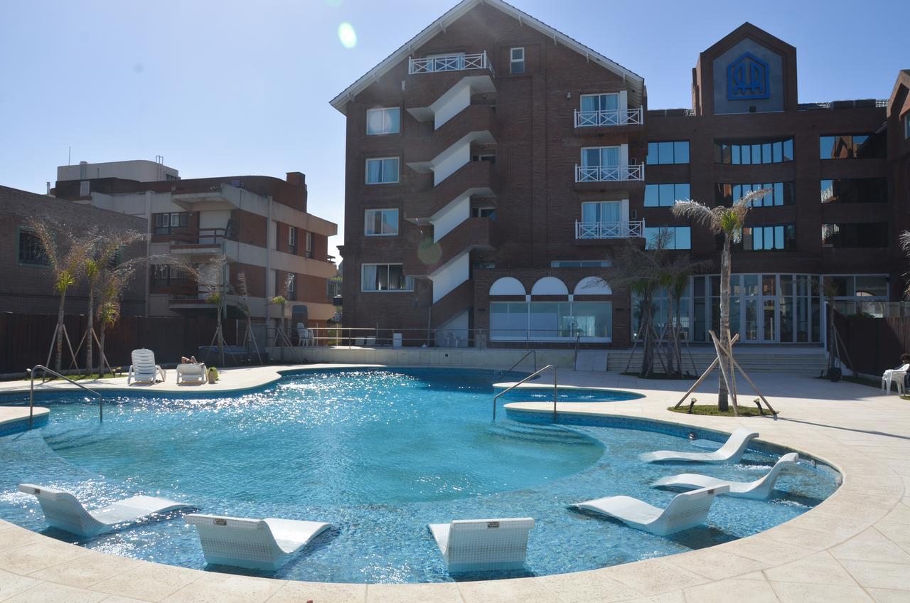 פינהמאר Hotel Reviens מראה חיצוני תמונה