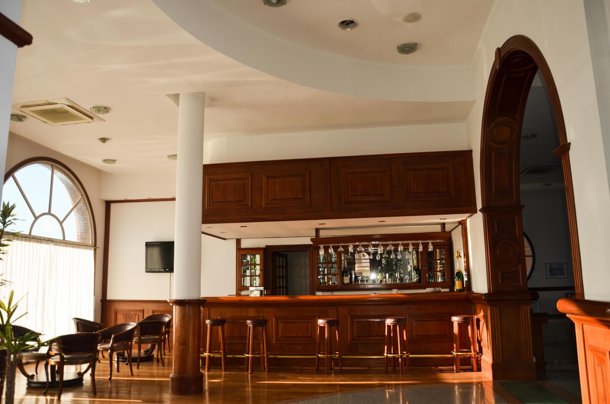 פינהמאר Hotel Reviens מראה חיצוני תמונה