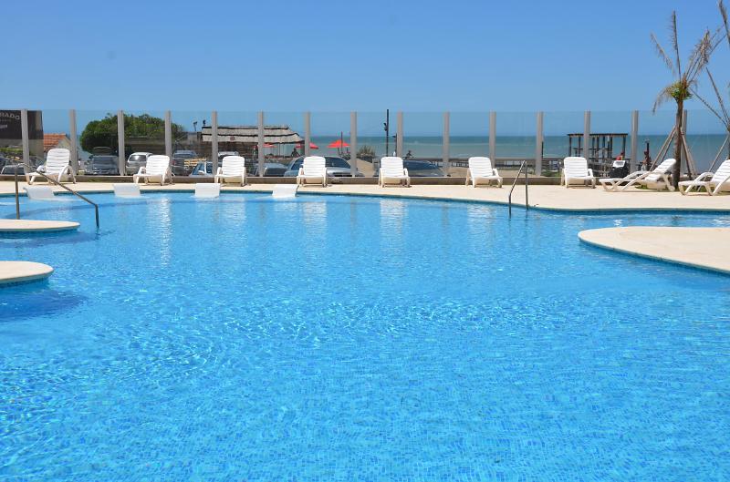 פינהמאר Hotel Reviens מראה חיצוני תמונה